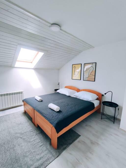 Apartamento Udoban Stan Sa Terasom U Mirnom Okruzenju Zagreb Exterior foto
